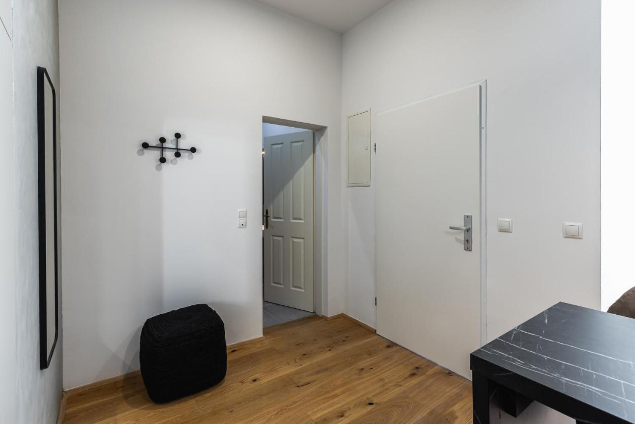 Classy And Elegant Apartments In A Calm Area Vienna Esterno foto